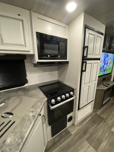 NEW Camper Ready for Fall Hit Mountains or Beach