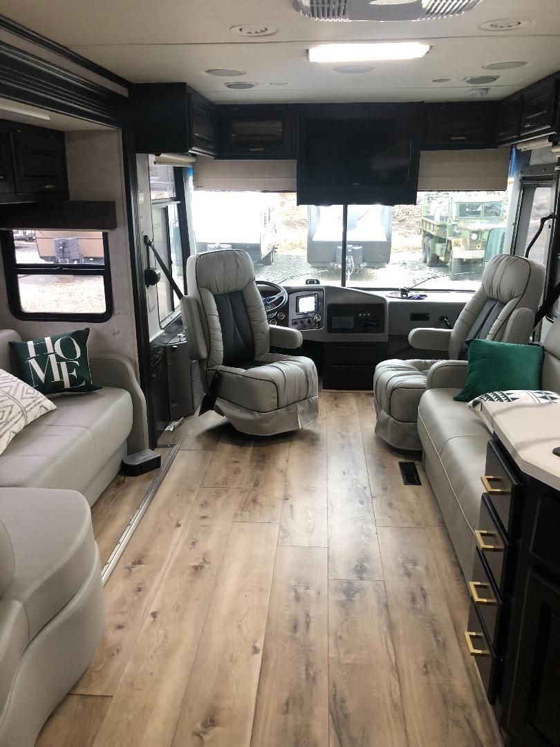 2005 Holiday Rambler 38pdq Class A Motorhome for rent in Morgantown, PA - RVnGO