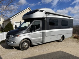 Class C Motorhome main photo thumbnail