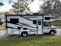 Class C Motorhome main photo thumbnail