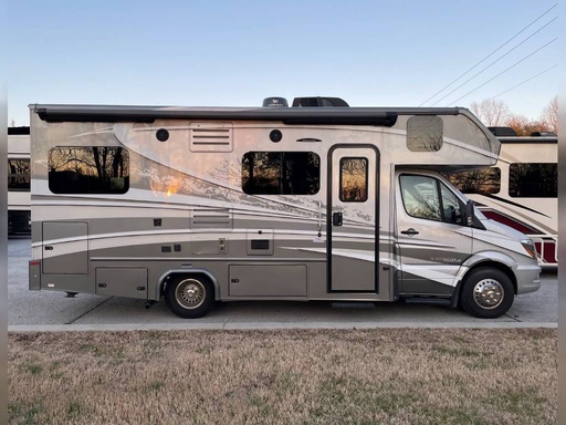 WELCOME TO ENJOY THE RV MOTORHOME FOR YOUR CAMPER