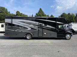 Class C Motorhome main photo thumbnail