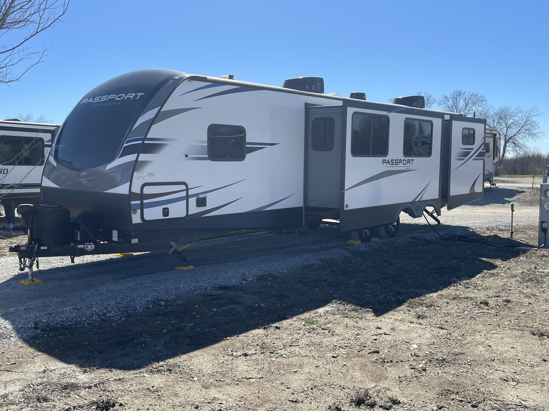 2021 Keystone 3351BH Travel Trailer for rent in Valley View, TX - RVnGO