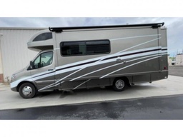 Class C Motorhome main photo thumbnail