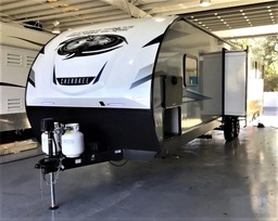 Fifth Wheel main photo thumbnail