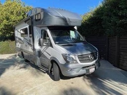 Class C Motorhome main photo thumbnail