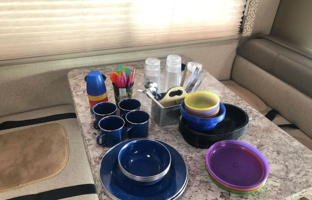 2018 Ford freedom elite Class C Motorhome for rent in Las Vegas, NV - RVnGO