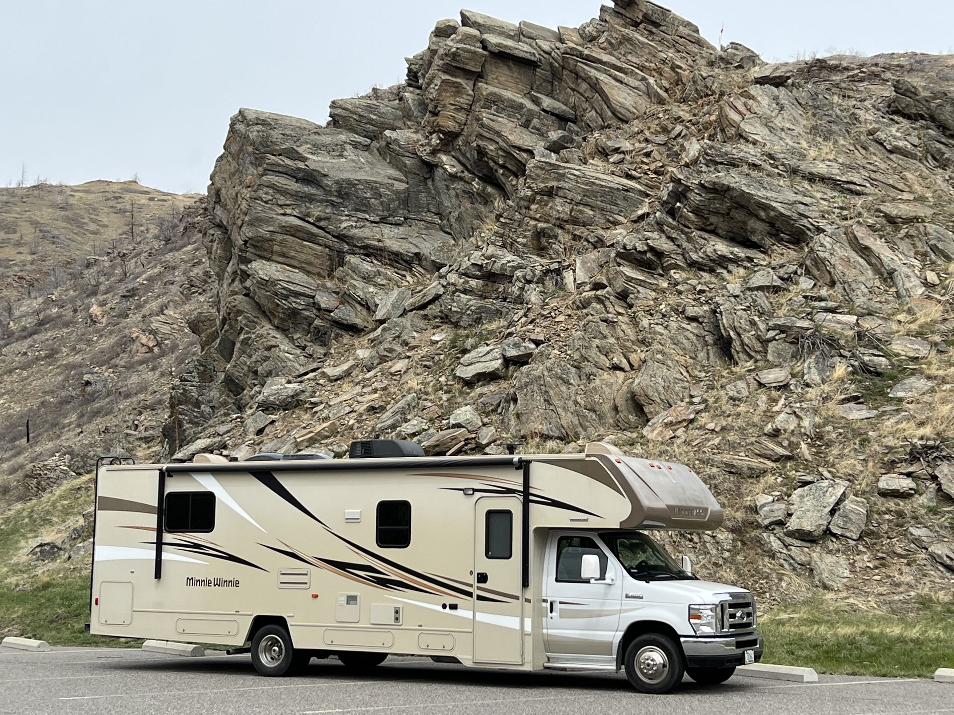 2017 Winnebago Minnie Winnie 31K Class C Motorhome for rent in Rexburg, ID - RVnGO