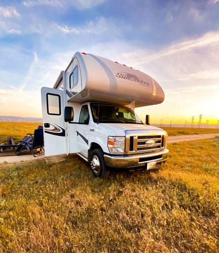 Roam with ease in a 2015 Forrest River Sunseeker