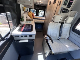 Class B Motorhome main photo thumbnail