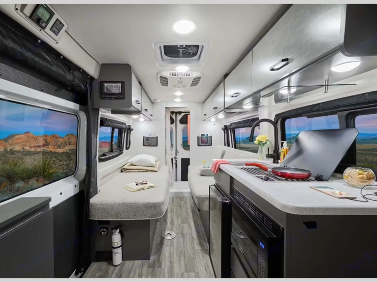Class B Motorhome main photo thumbnail