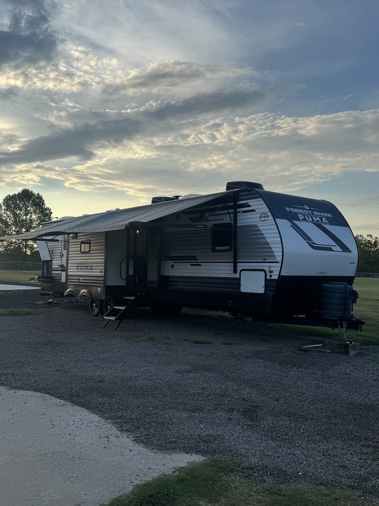 2025 Palomino Puma 32BH2B Travel Trailer for rent in Lavaca, AR - RVnGO