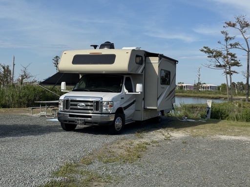 2017 Coachmen Leprechaun 220qb - Class C Motorhome