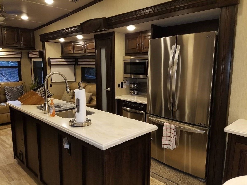 2016 Palomino 366 RL Fifth Wheel for rent in San Antonio, TX - RVnGO