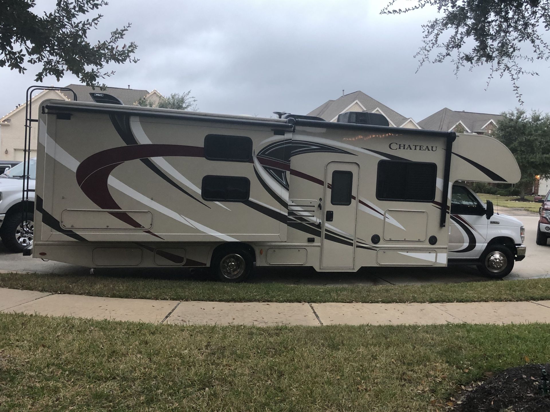 2018 Thor Chateau 30D Class C Motorhome for rent in League City, TX - RVnGO