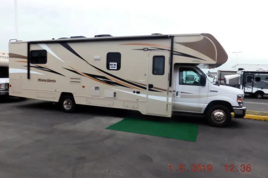 2018 Winnebago Minnie Winnie 31K Class C Motorhome for rent in Clovis, CA - RVnGO