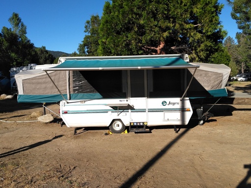 Spacious and Clean Jayco Pop-Up Camper
