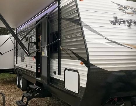 2018 Jayco Jay Flight 32TSBH Travel Trailer for rent in Auburndale, FL - RVnGO