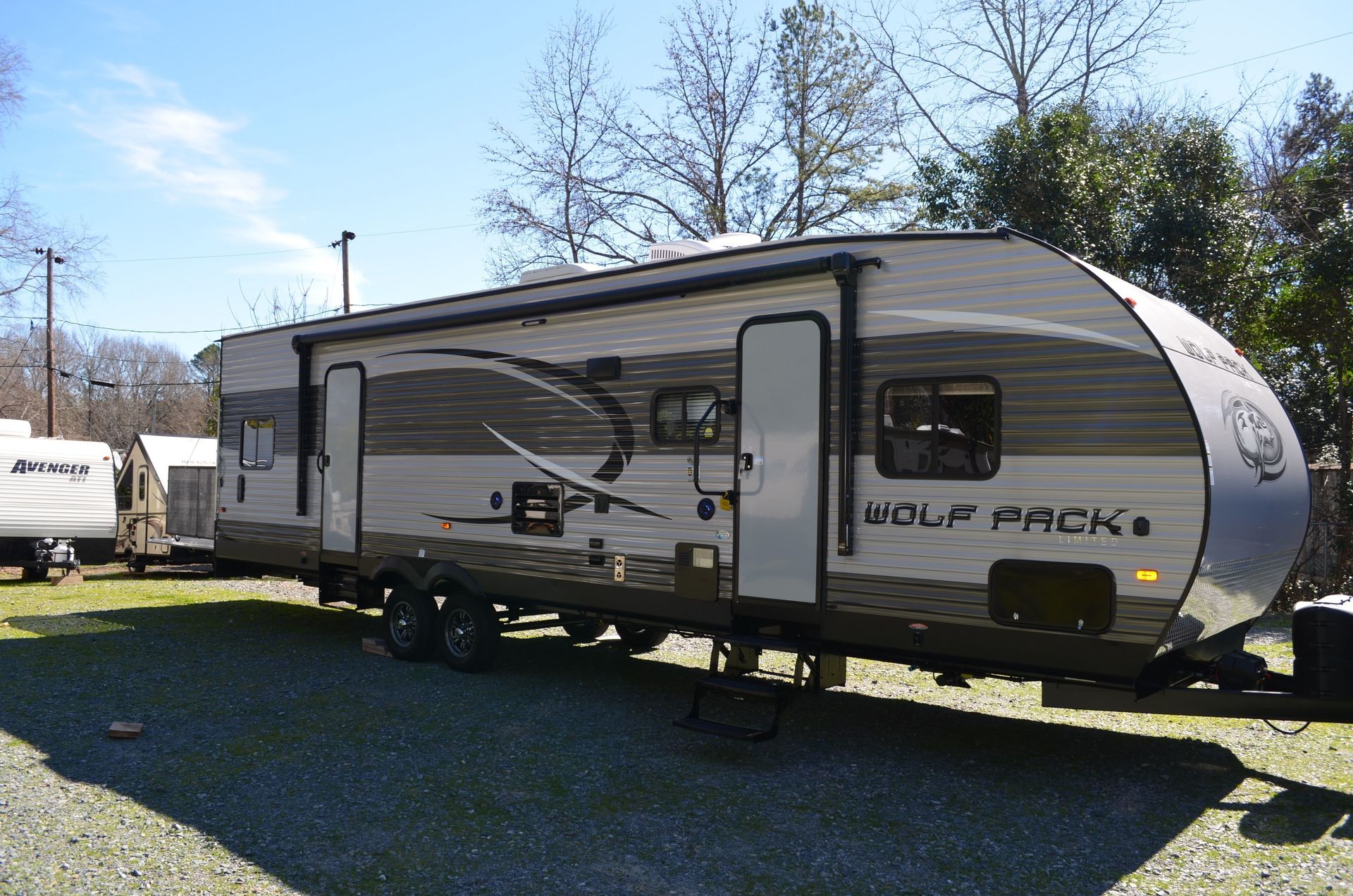 2017 Forest River 37' Wolf pack 25 Pack 12 Toy Hauler for rent in Charlotte, NC - RVnGO