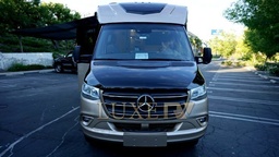Class C Motorhome main photo thumbnail