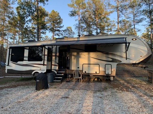 39' Cardinal by Forest River