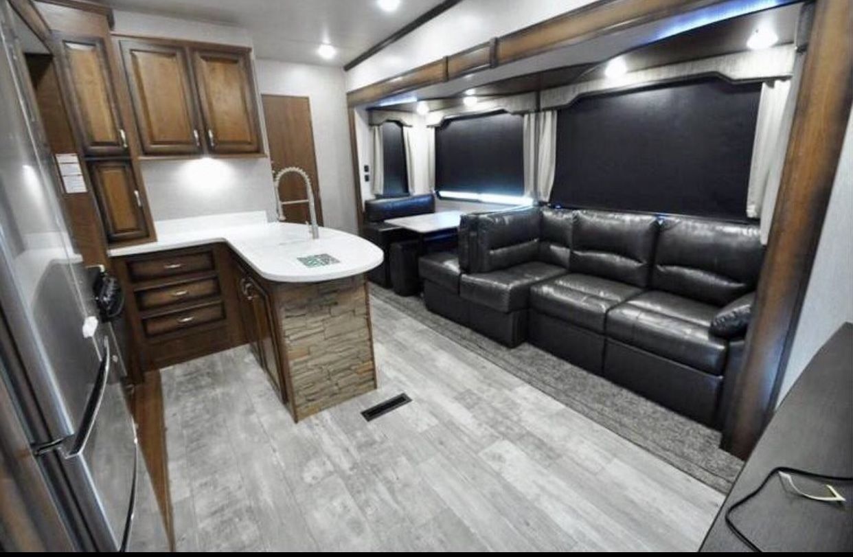 2018 Heartland Elkridge 38srst Fifth Wheel for rent in Orlando, FL - RVnGO