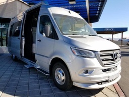 Class B Motorhome main photo thumbnail