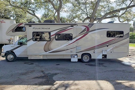 2017 Thor FOUR WINDS Class C Motorhome for rent in Gibsonton, FL