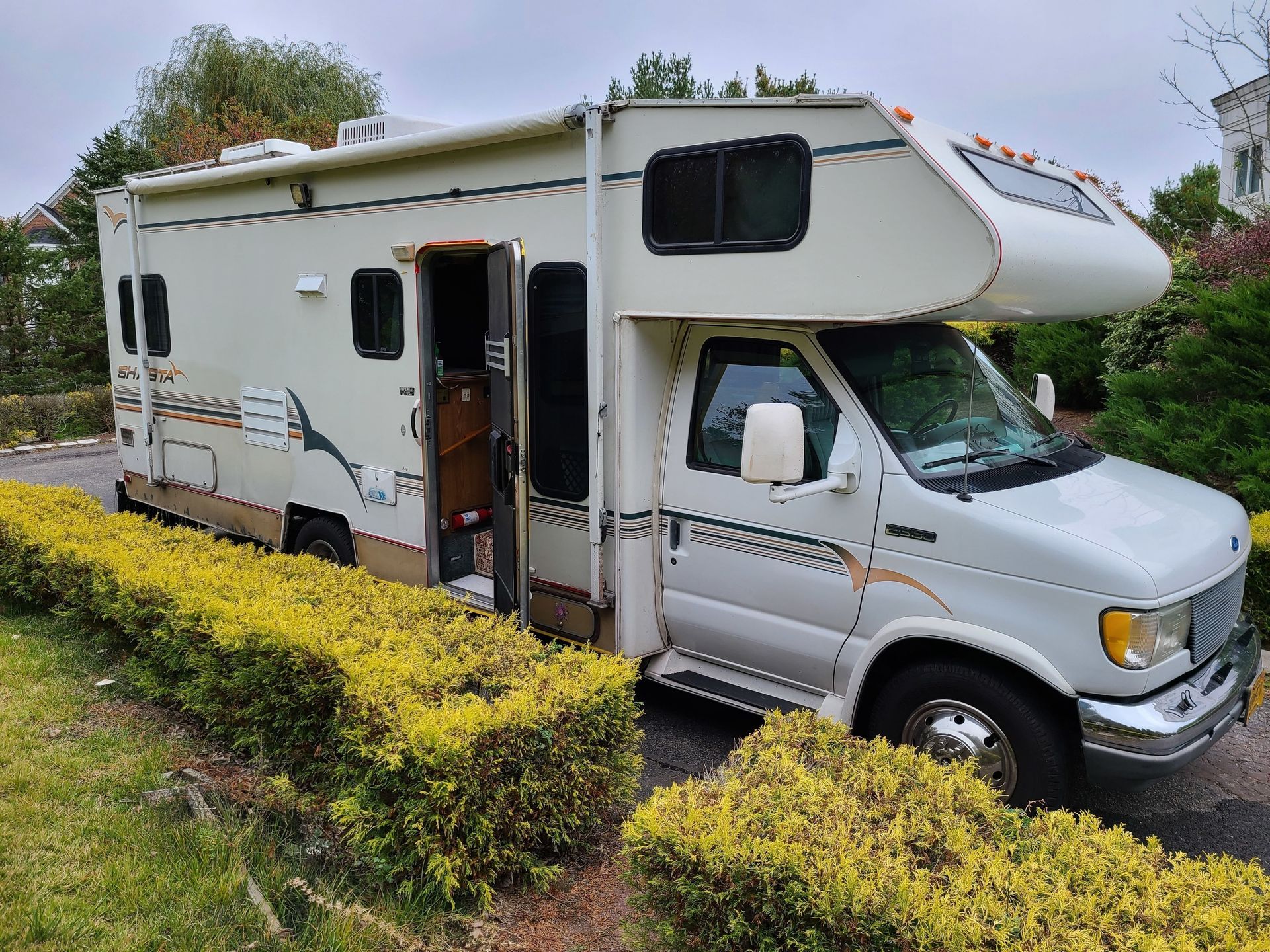 1995 Shasta F350/7.6l Class C Motorhome for rent in Manalapan Township, NJ - RVnGO
