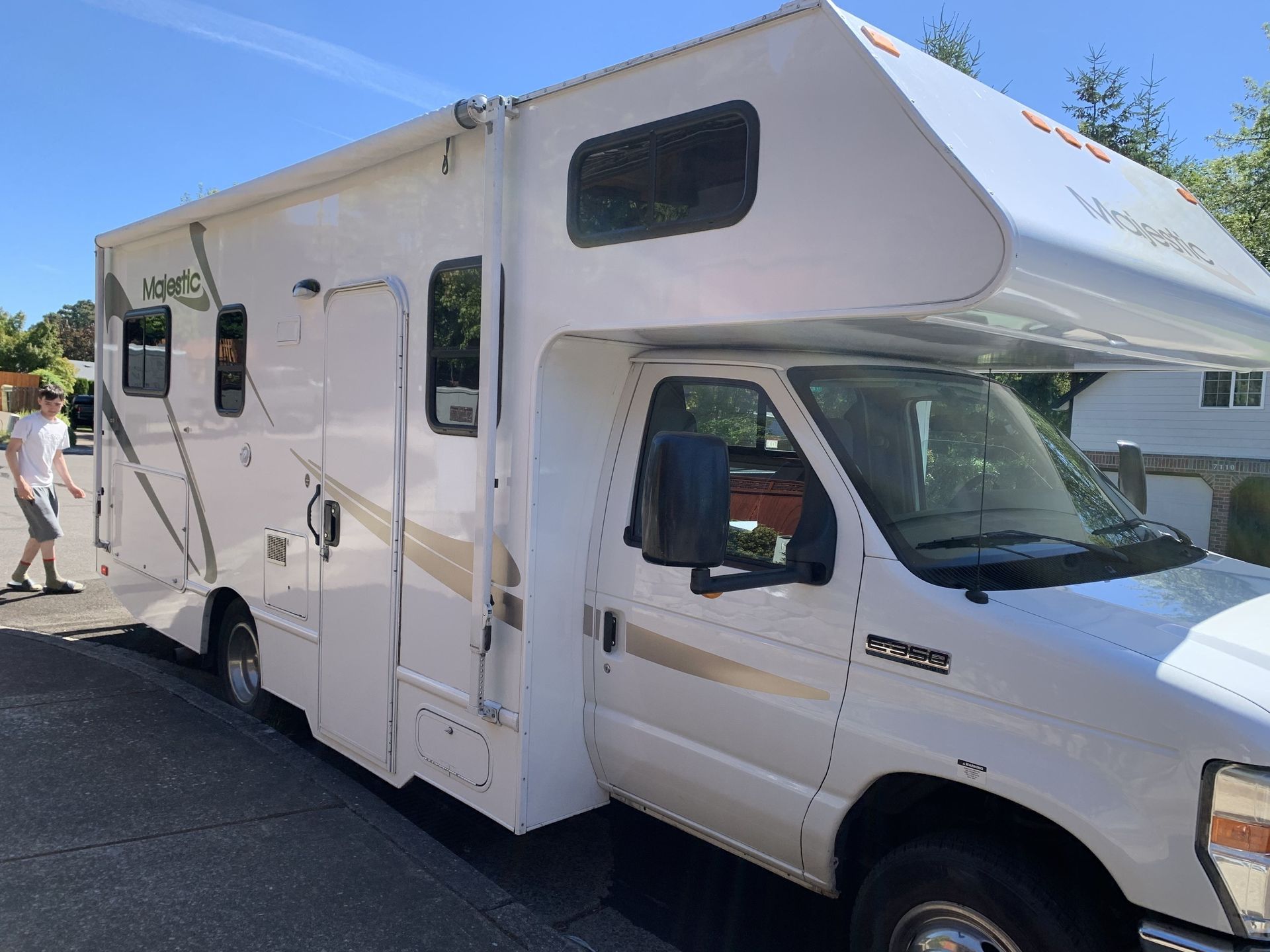 2014 Thor Majestic Class C Motorhome for rent in Hillsboro, OR - RVnGO