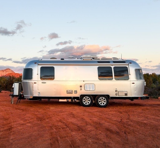 Airstream Safari sleeps 5-6