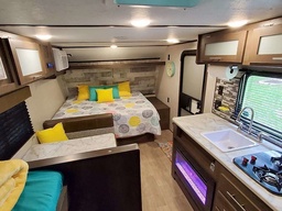 Travel Trailer main photo thumbnail