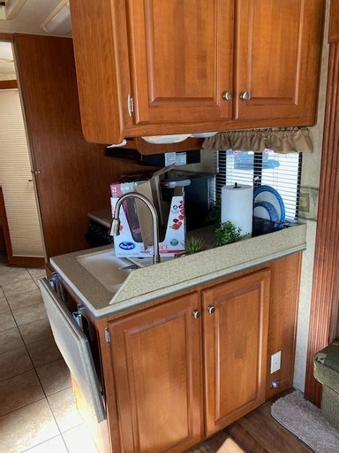 2006 Damon Damon Intruder Class A Motorhome for rent in Crosby, TX