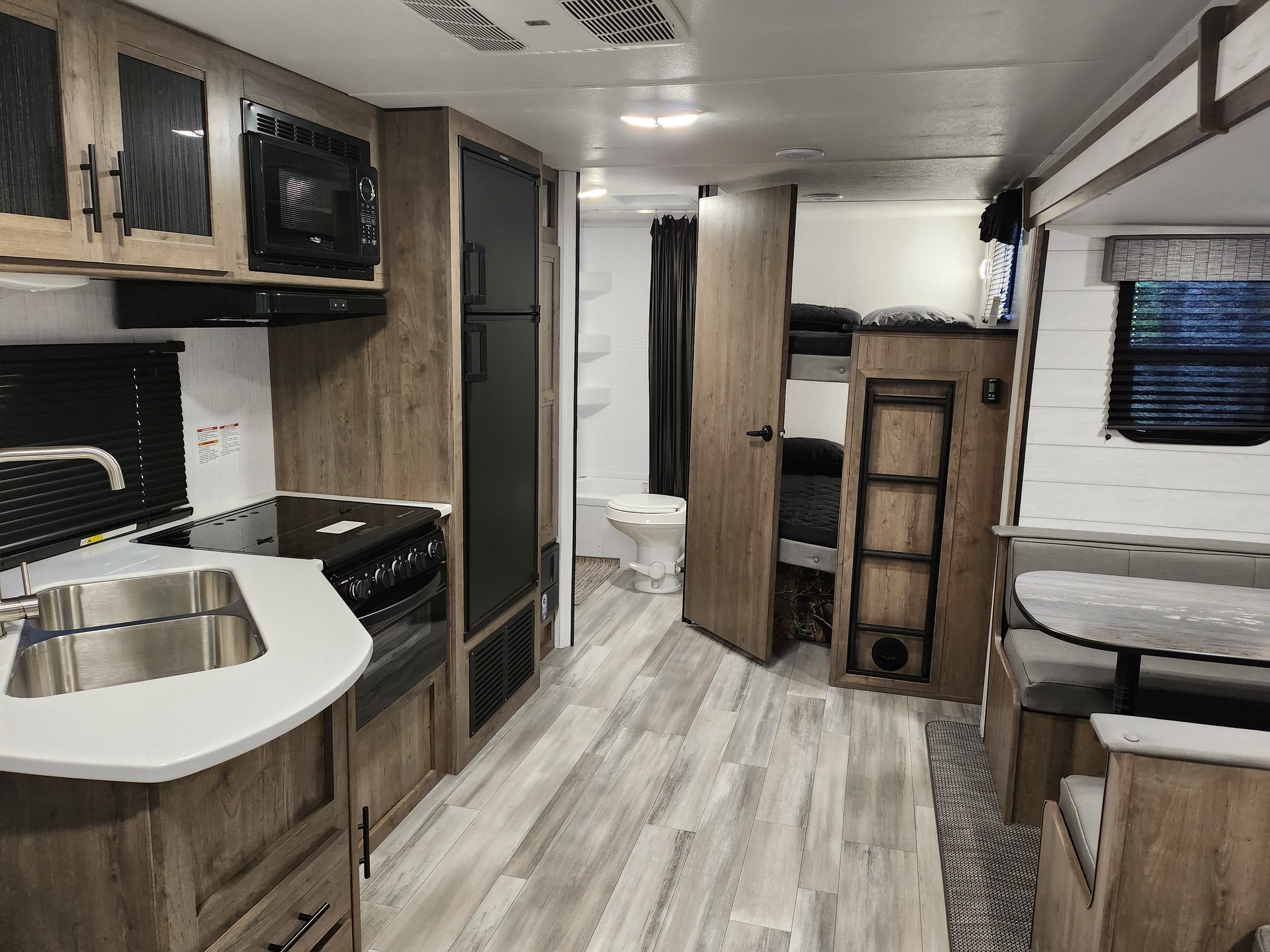 20230801_171700.jpg - 2024 HEARTLAND Travel Trailer rental photo 4