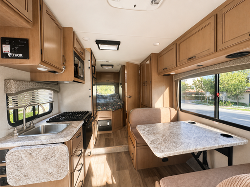 2021 Four Winds 22E Class C Motorhome for rent in Ирвайн, CA