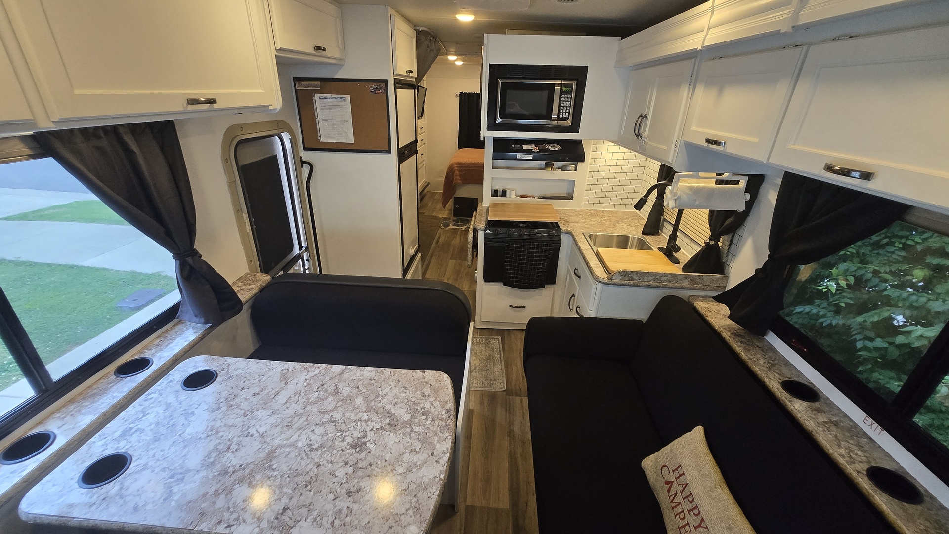 17825878395998502529873609633690.jpg - 2017 Thor Motor Coach Class C Motorhome rental photo 27