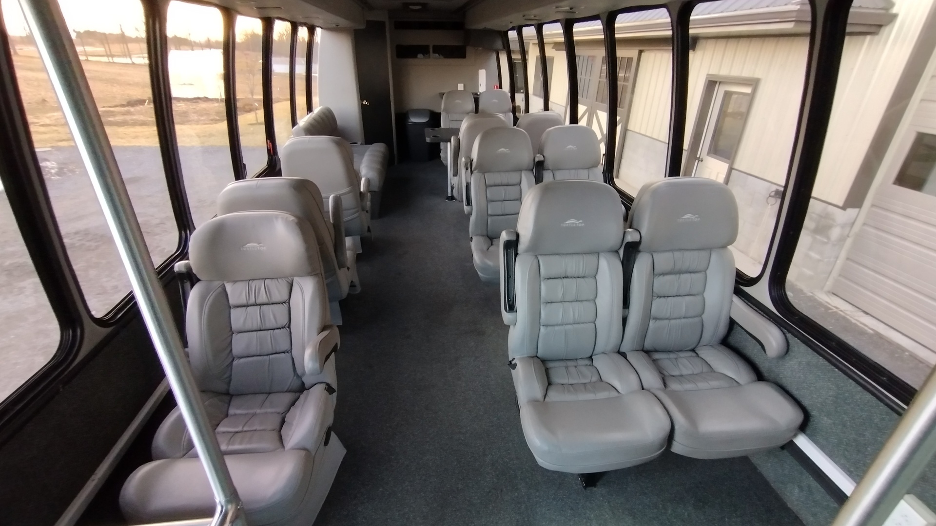 PartyBus-6.jpg - 2006 Chevrolet Class C Motorhome rental photo 4