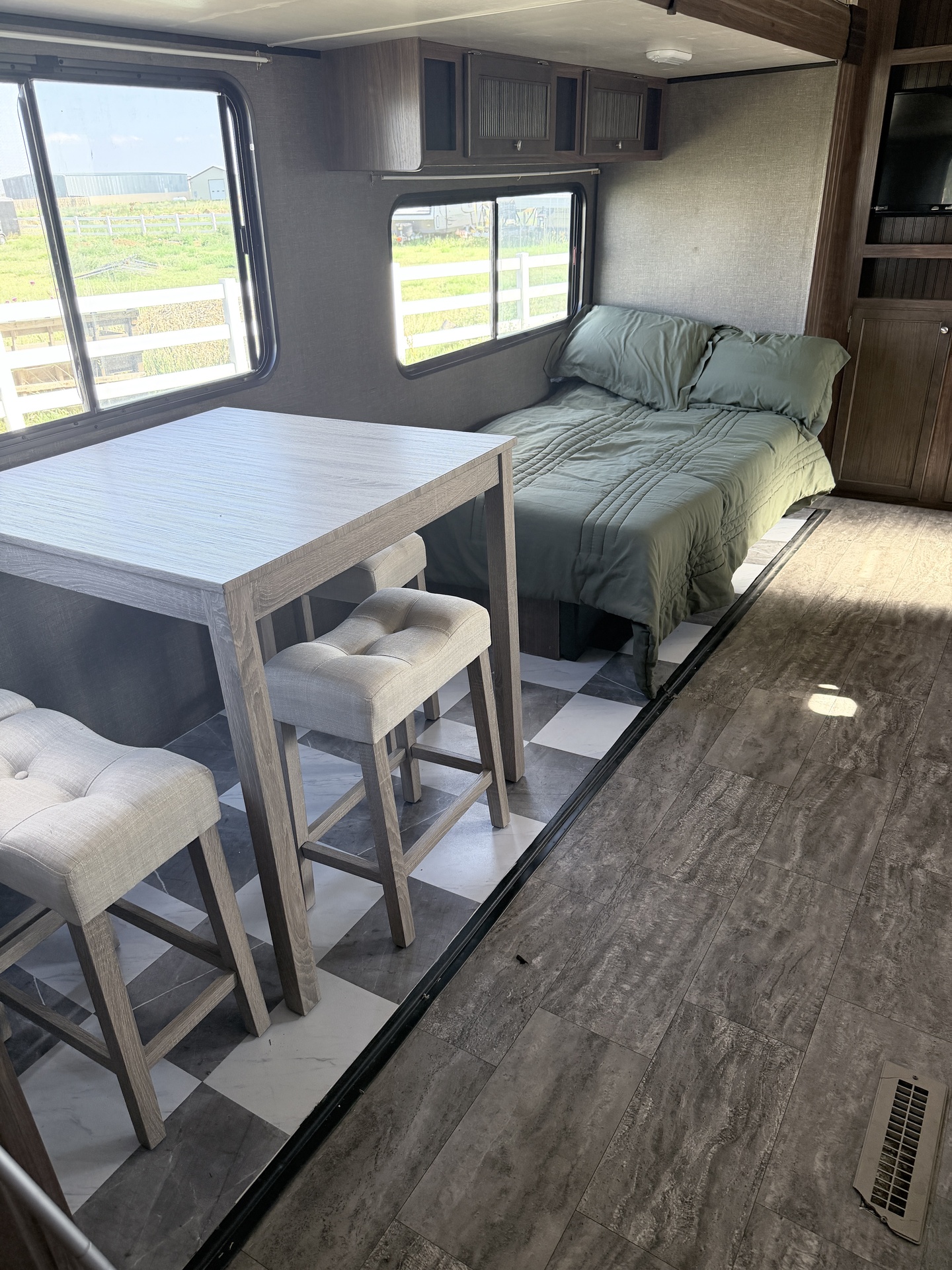 IMG_1488.jpeg - 2018 Heartland Travel Trailer rental photo 3