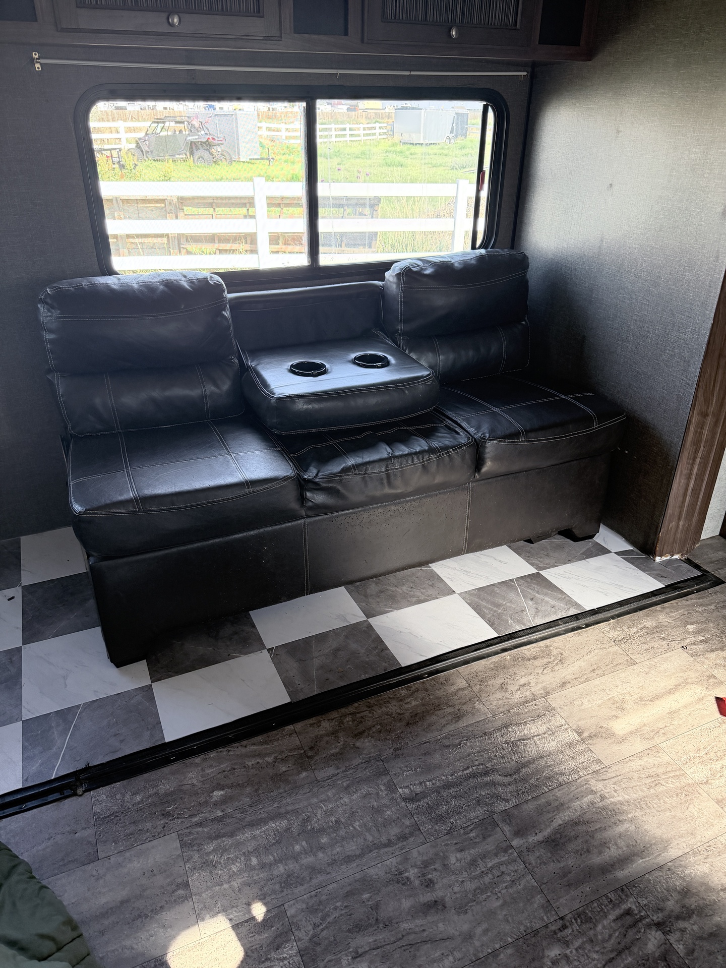 IMG_1487.jpeg - 2018 Heartland Travel Trailer rental photo 4