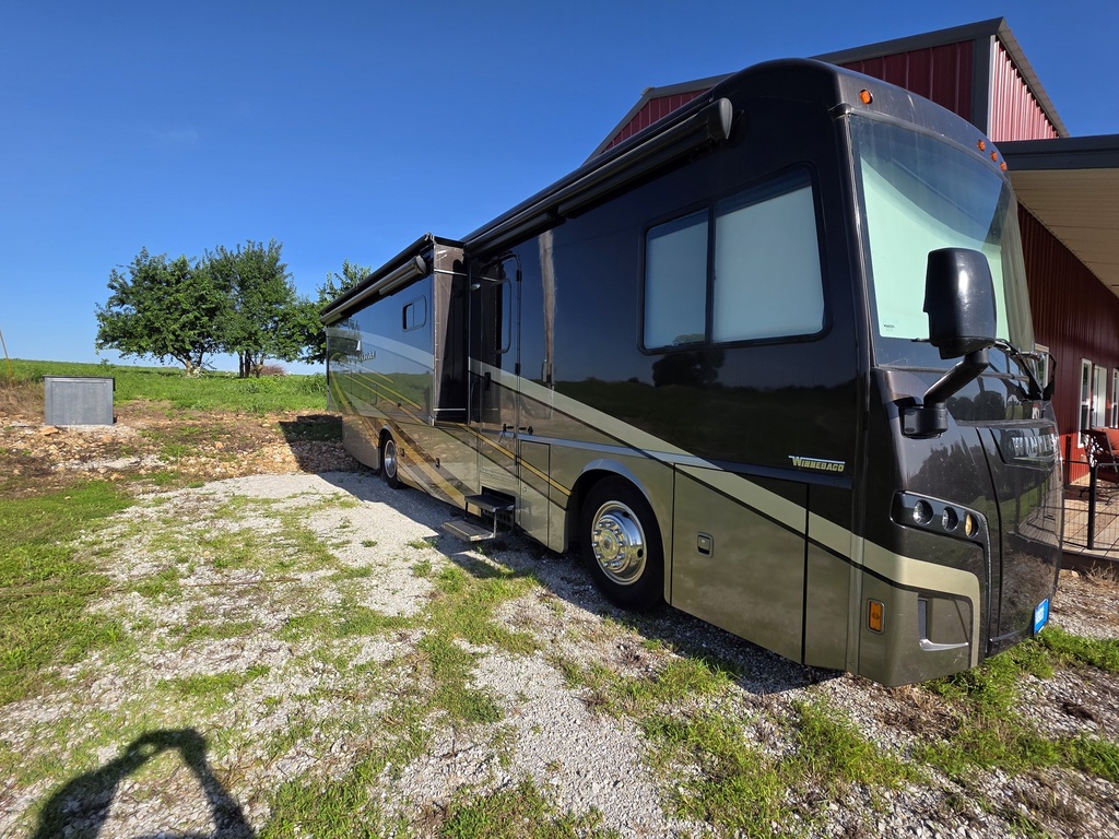 20260701_083340.jpg - 2019 Winnebago Class A Motorhome rental photo 2