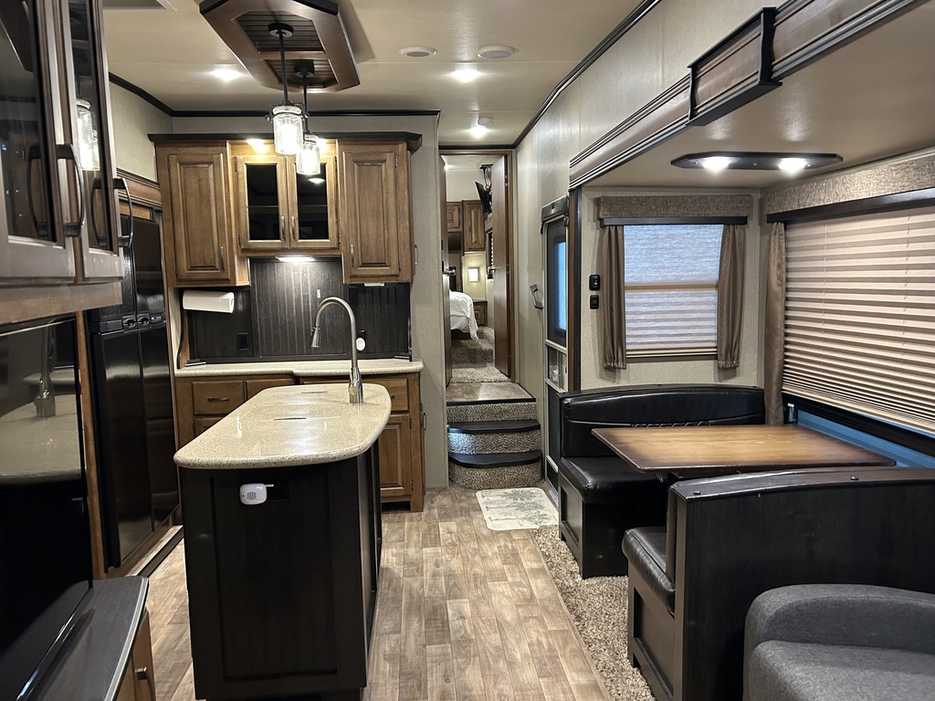 IMG_7428.JPG - 2017 REFLECTION Travel Trailer rental photo 10