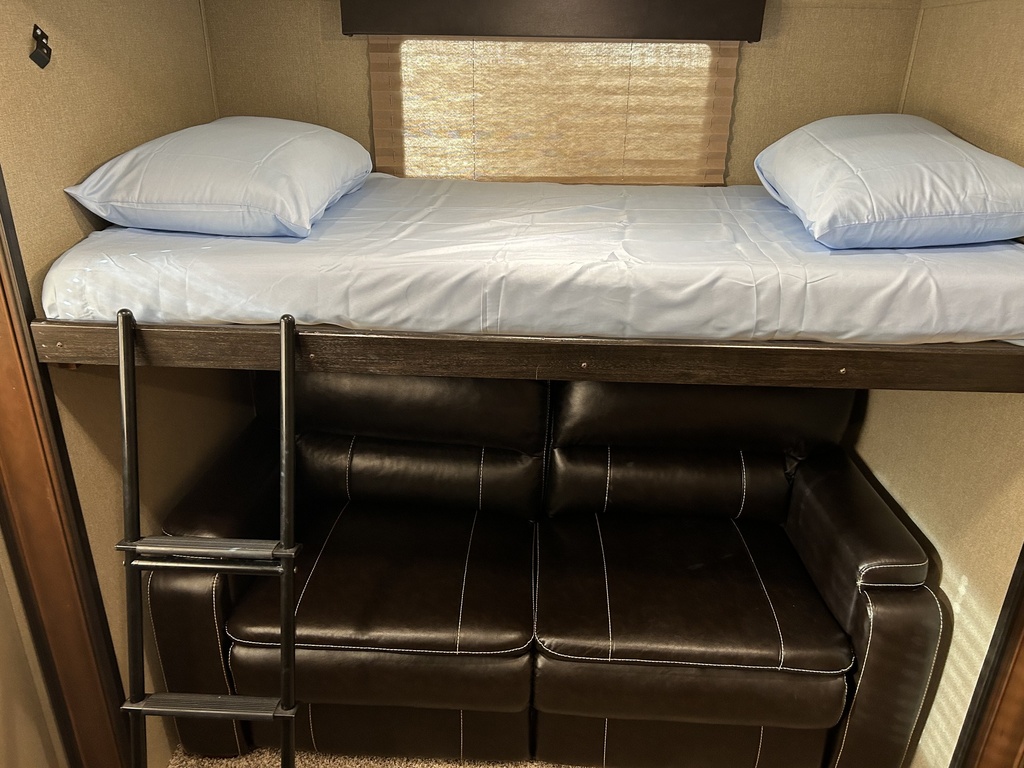 IMG_7439.JPG - 2017 REFLECTION Travel Trailer rental photo 12