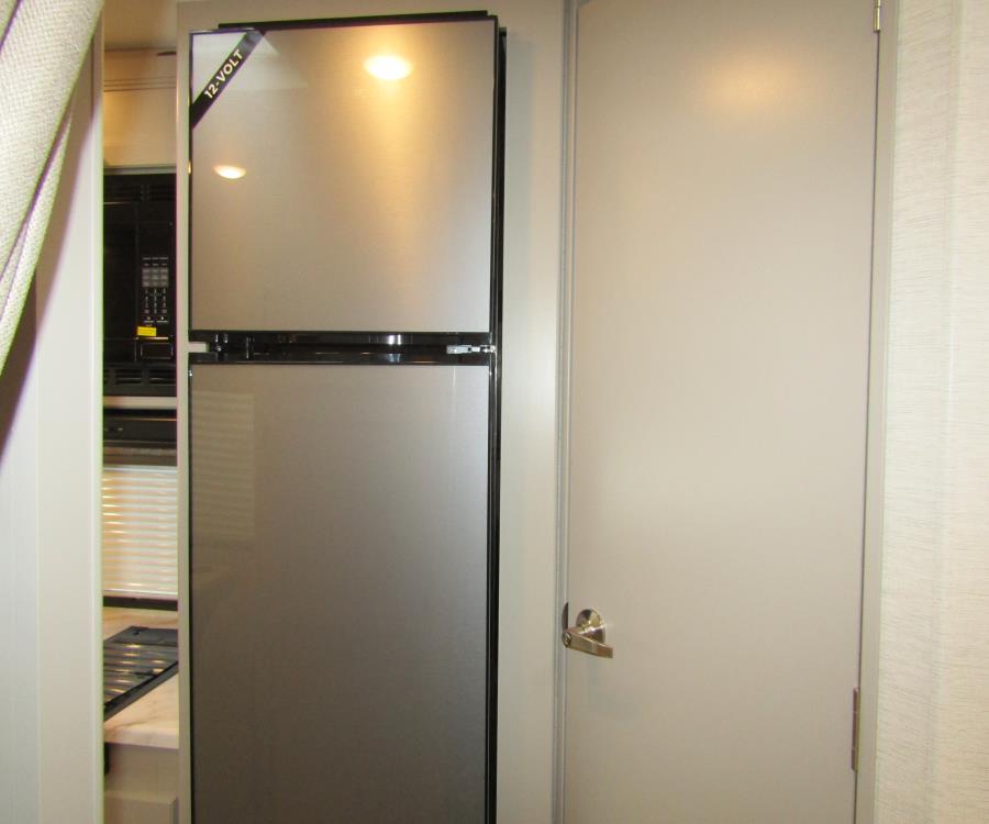 fn209054-10-main.jpg - 2025 Thor Motor Coach Class C Motorhome rental photo 11