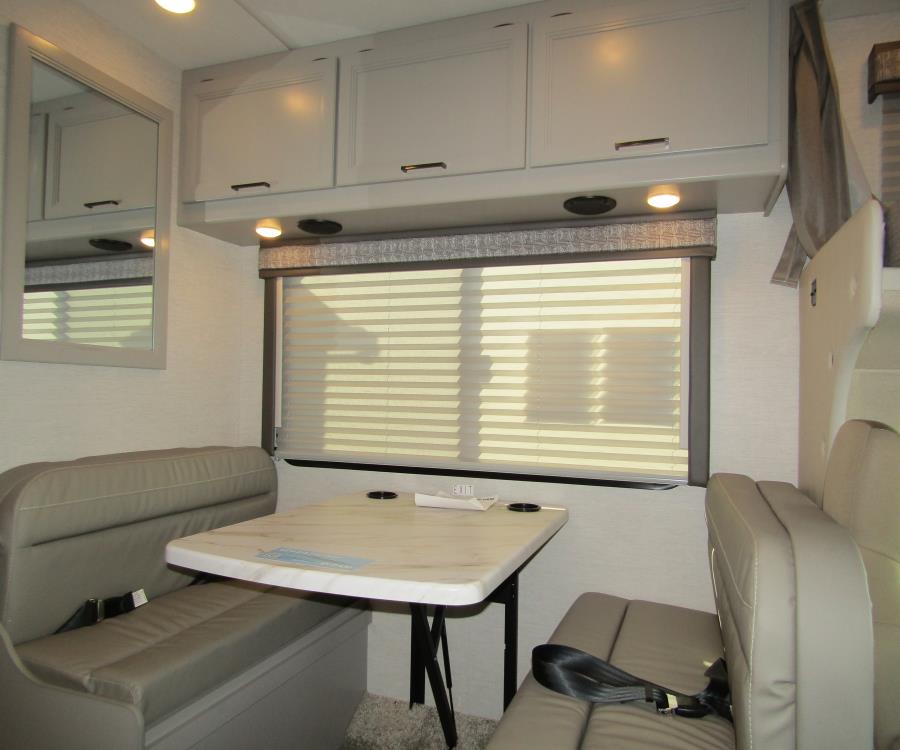 fn209054-12-main.jpg - 2025 Thor Motor Coach Class C Motorhome rental photo 13