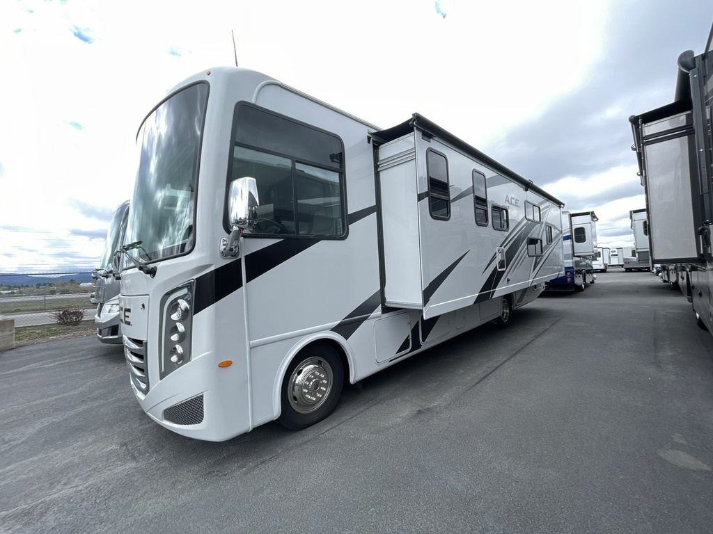 Thor 5.jpg - 2024 Thor Class A Motorhome rental photo 2