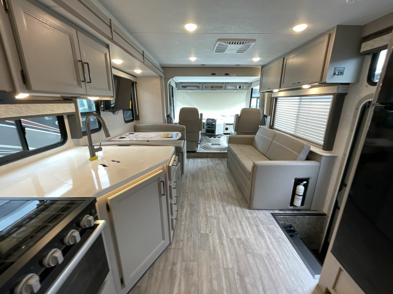 Thor 22.jpg - 2024 Thor Class A Motorhome rental photo 3