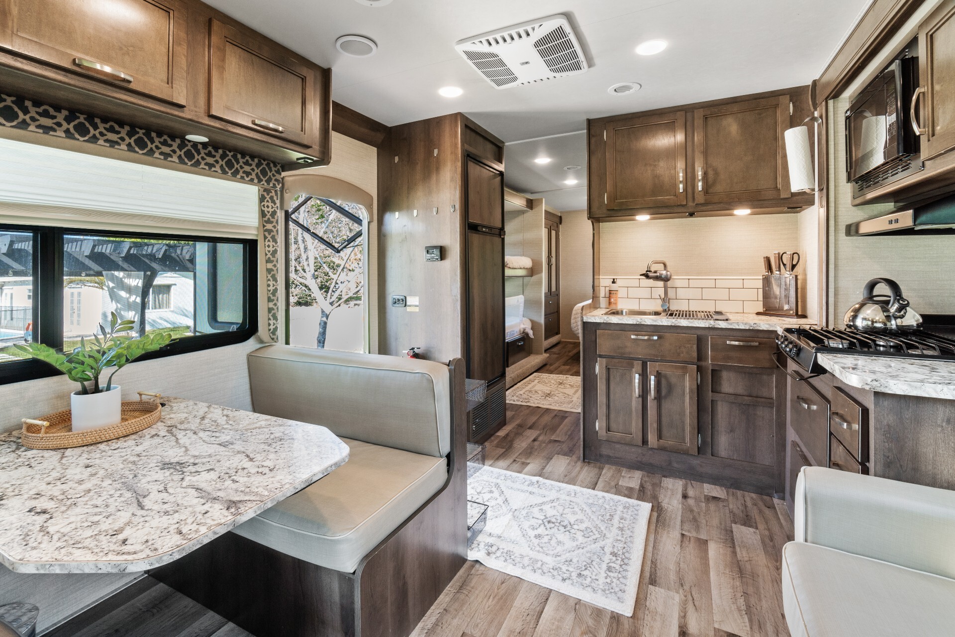 IMG_0352.jpeg - 2019 Jayco Class C Motorhome rental photo 6