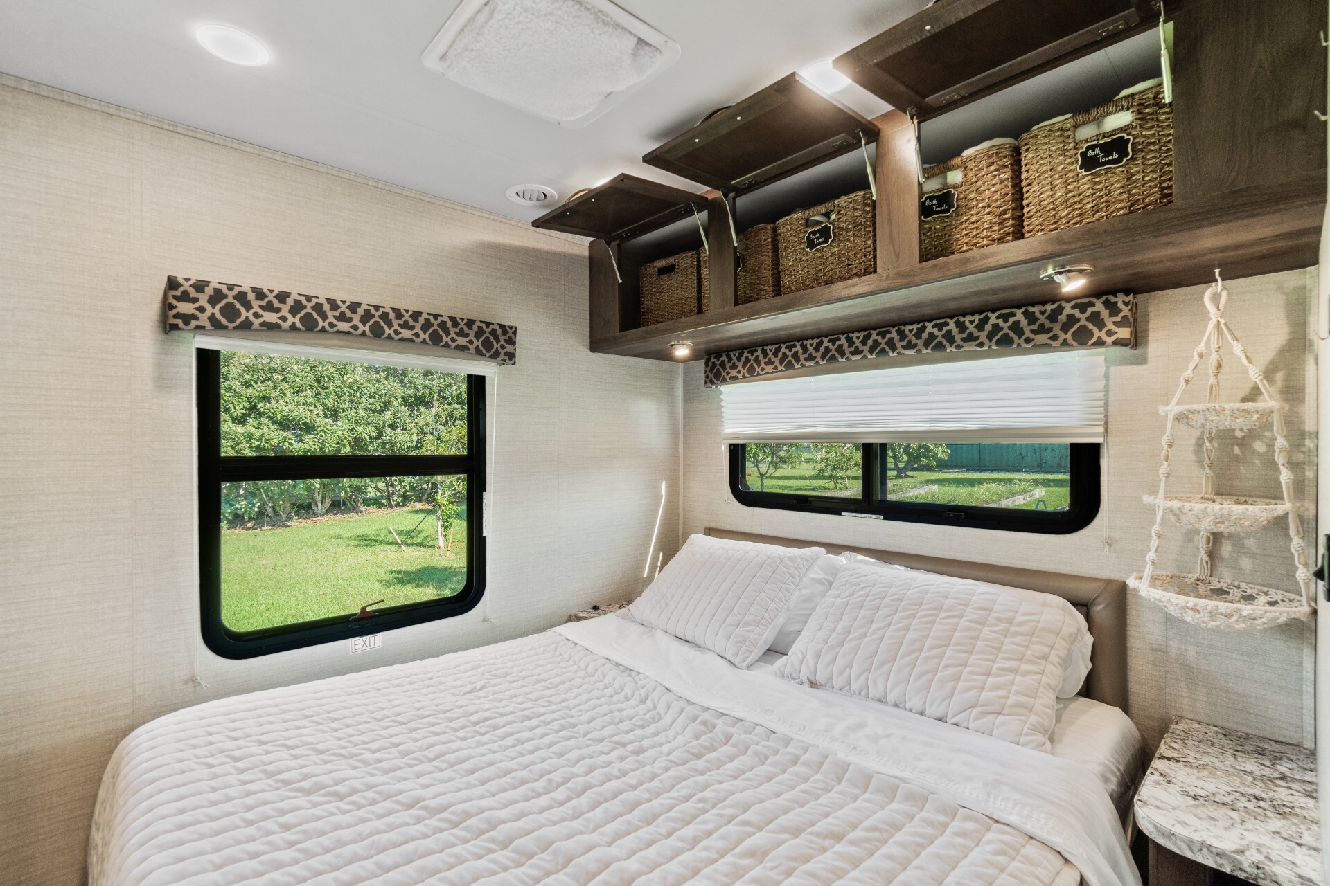 IMG_0360.jpeg - 2019 Jayco Class C Motorhome rental photo 14