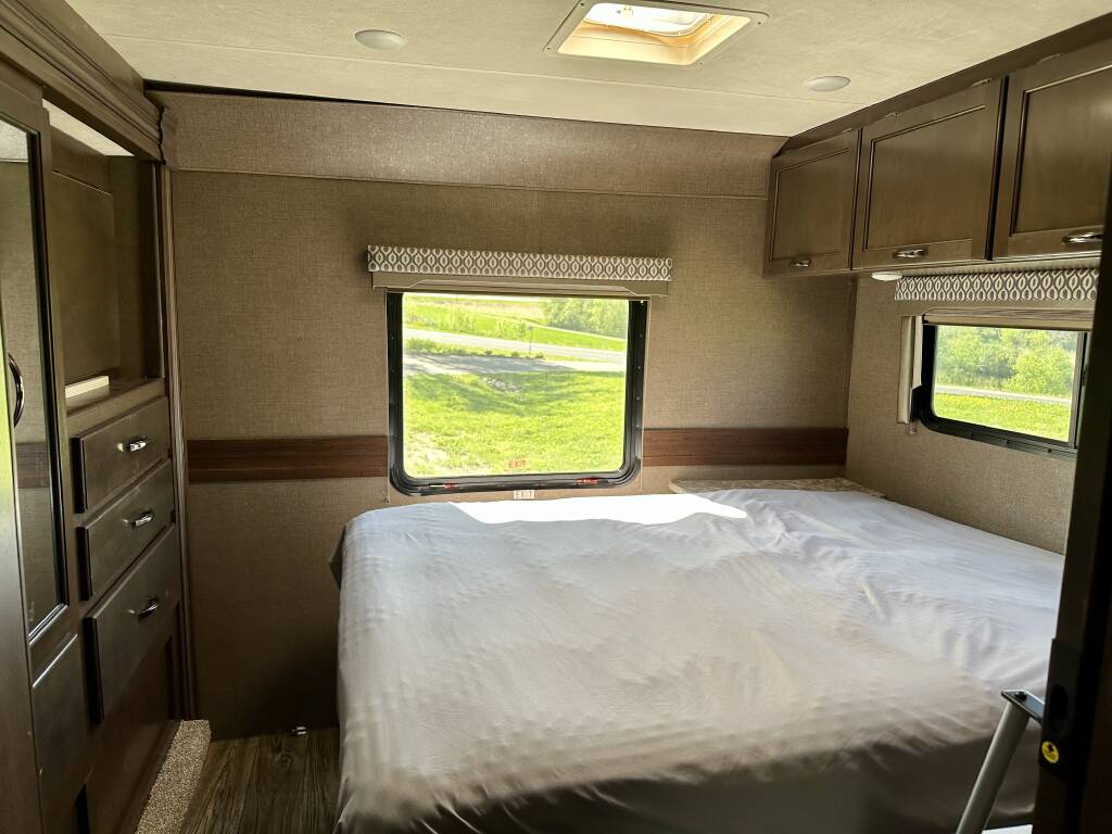 68224e7a39b0f23239318a5d.jpg - 2019 Thor Class C Motorhome rental photo 7