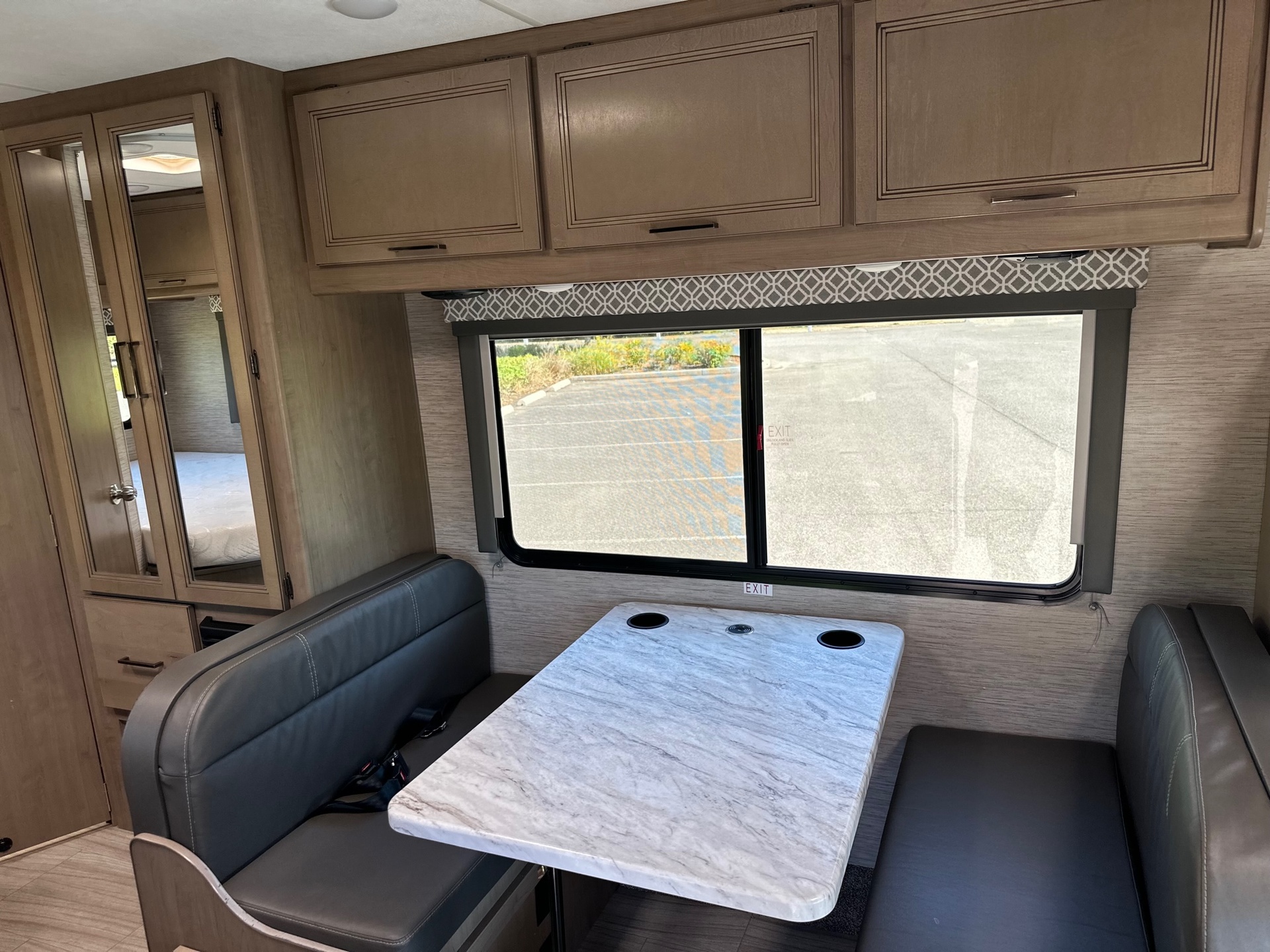 71589851570__7486294D-4E04-4813-84E5-A1F65340774B.jpg - 2022 Coleman Class C Motorhome rental photo 4